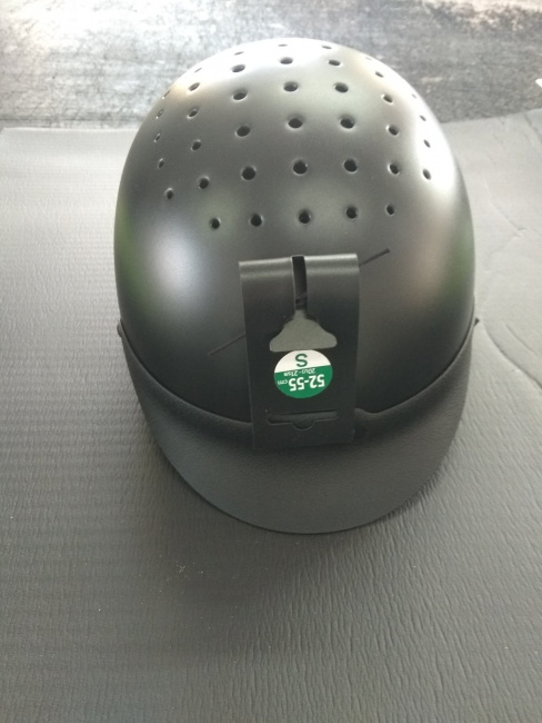 Шлем пластиковый для верховой езды - фото
